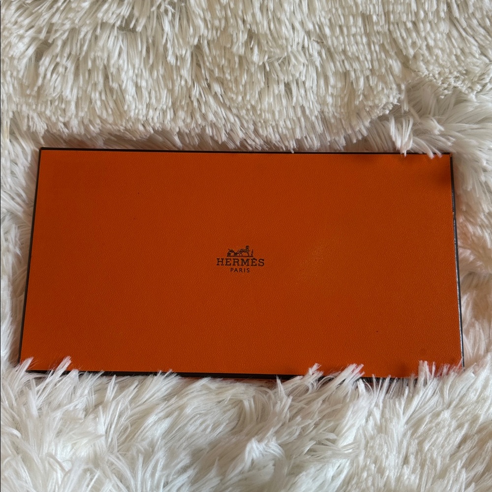 Hermès Vibrant Orange Gift Box